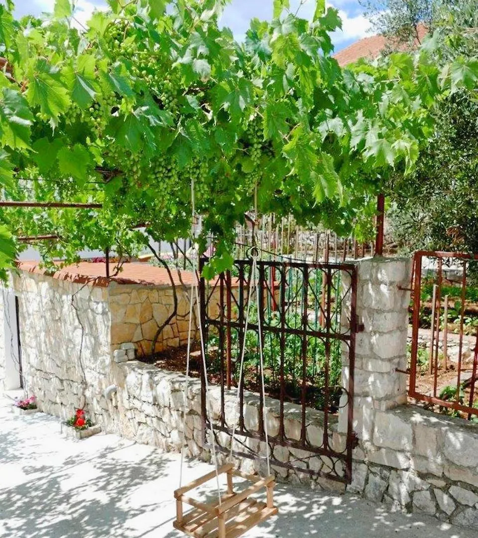 Apartment Milena Near The Beach Trogir